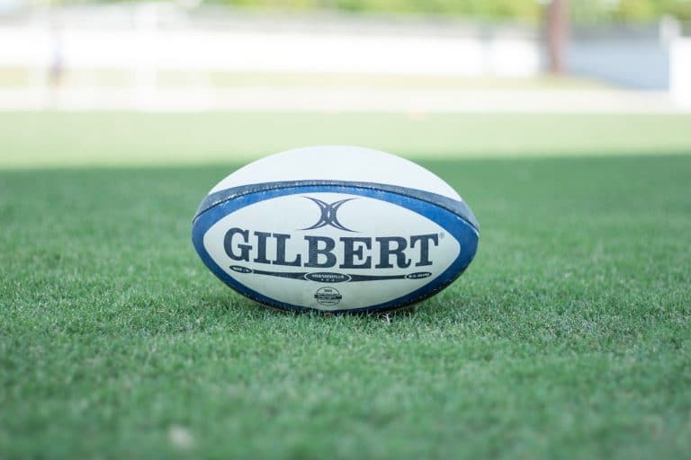 Ballon de rugby : comment bien choisir son modèle ?