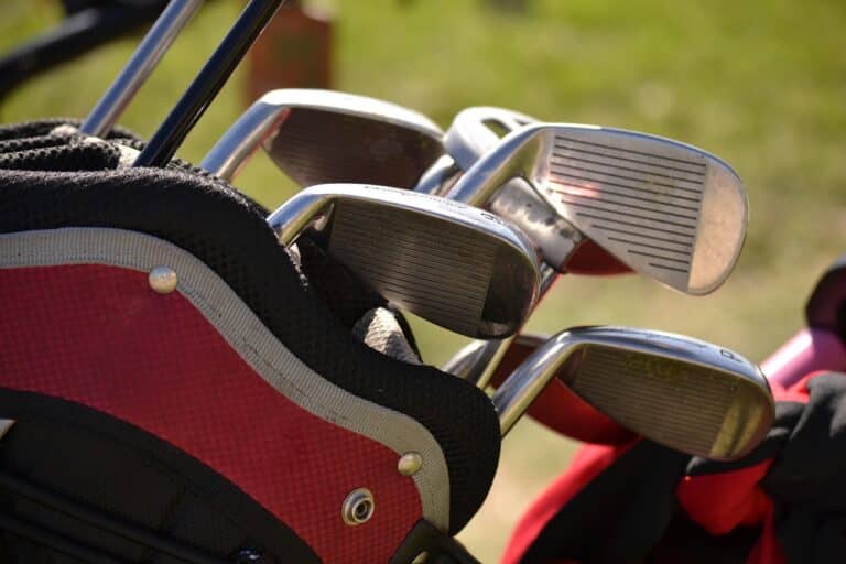 Wilson ou Callaway : quelle marque de driver convient à votre niveau de jeu ?